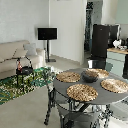 Lucia Aparthotel