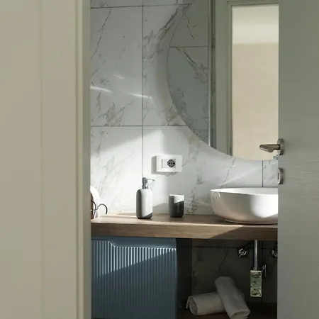 Lucia Aparthotel *
